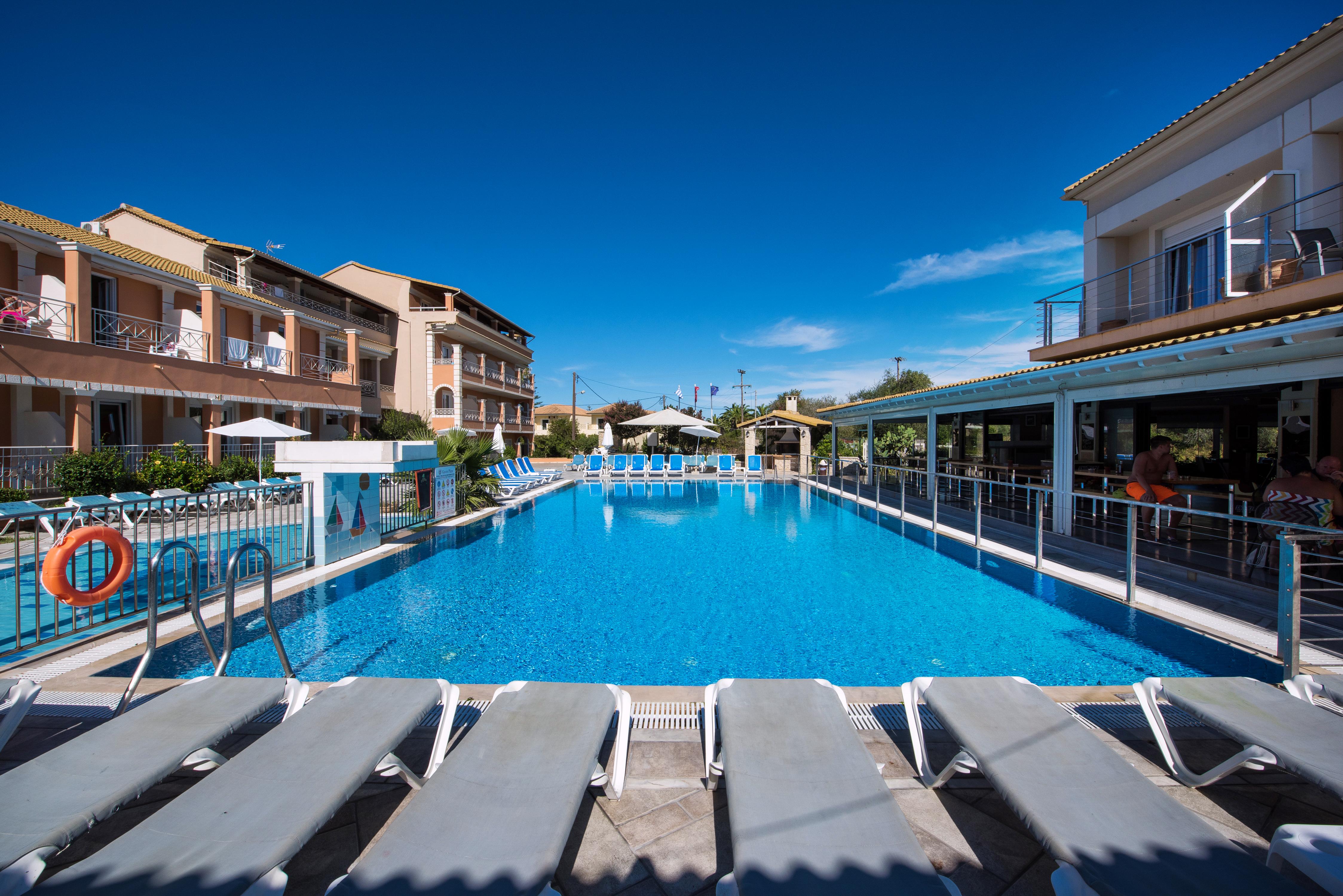 Kavos Plaza Hotel Екстер'єр фото