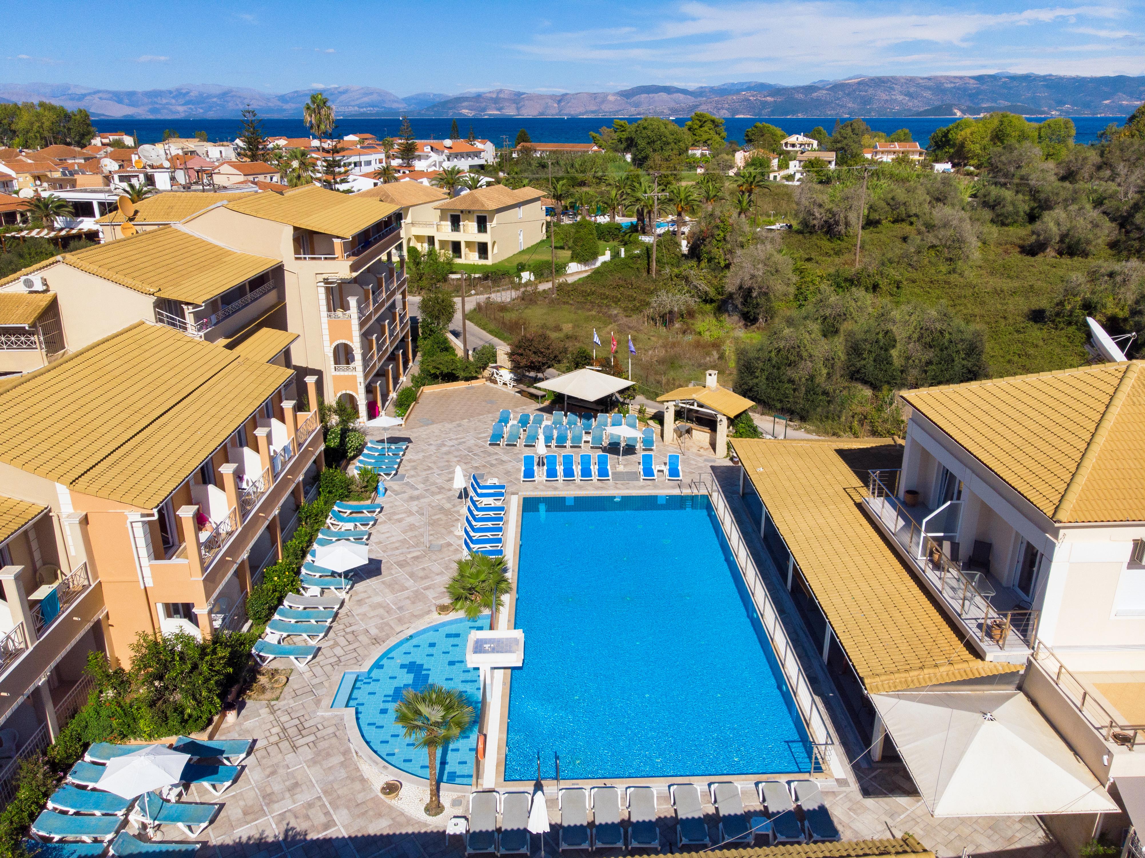 Kavos Plaza Hotel Екстер'єр фото