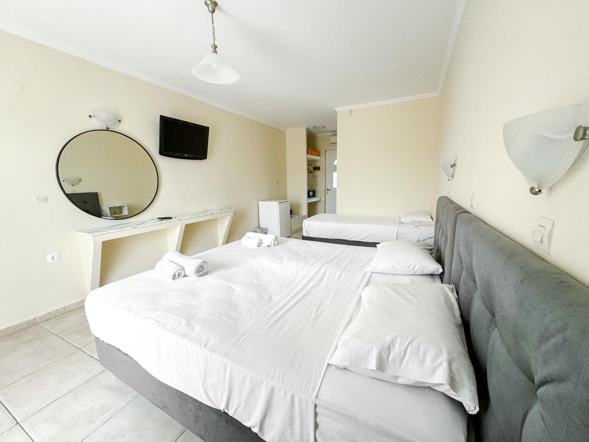 Kavos Plaza Hotel Екстер'єр фото