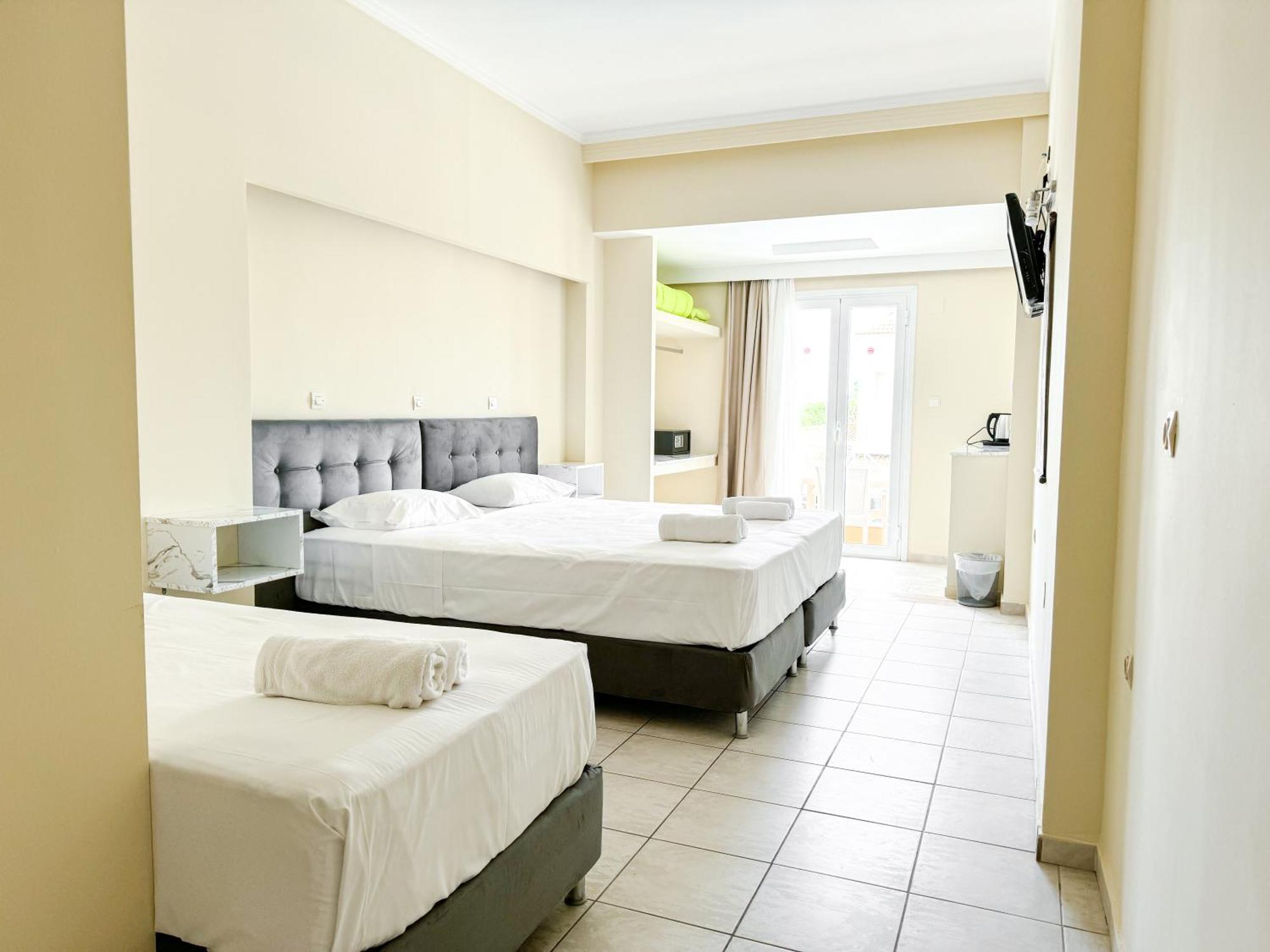 Kavos Plaza Hotel Екстер'єр фото
