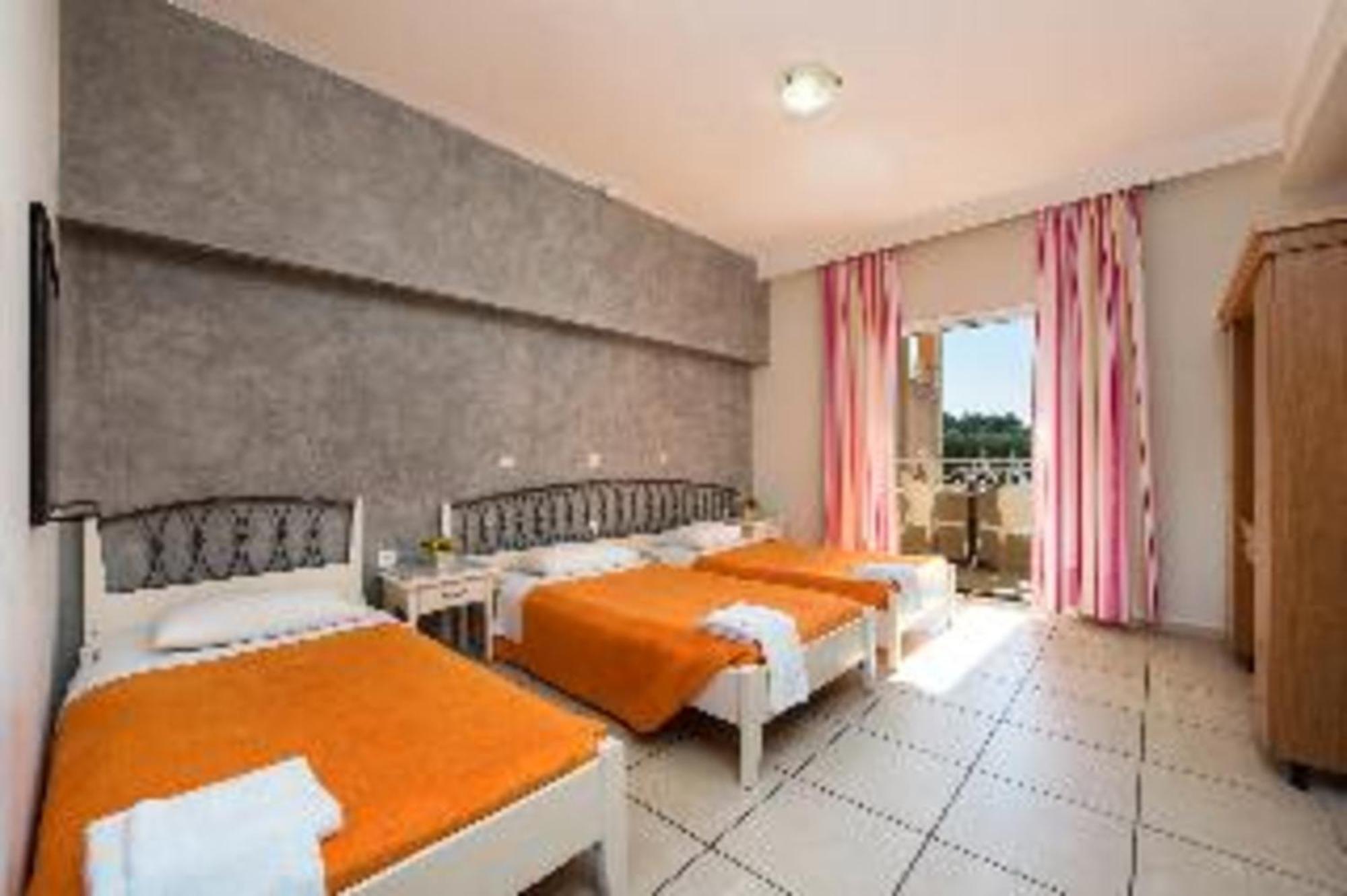 Kavos Plaza Hotel Екстер'єр фото
