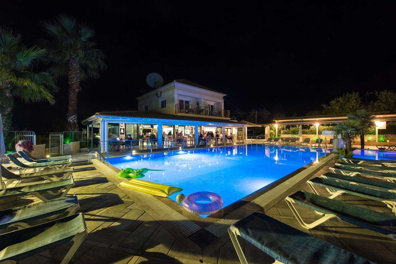 Kavos Plaza Hotel Екстер'єр фото