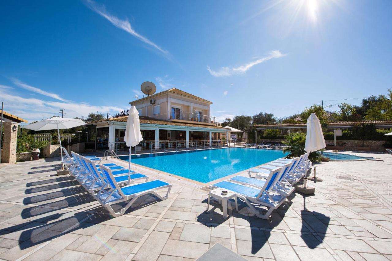 Kavos Plaza Hotel Екстер'єр фото